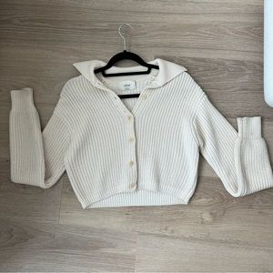 Aritzia Nasim next door cream collared, bottom down sweater